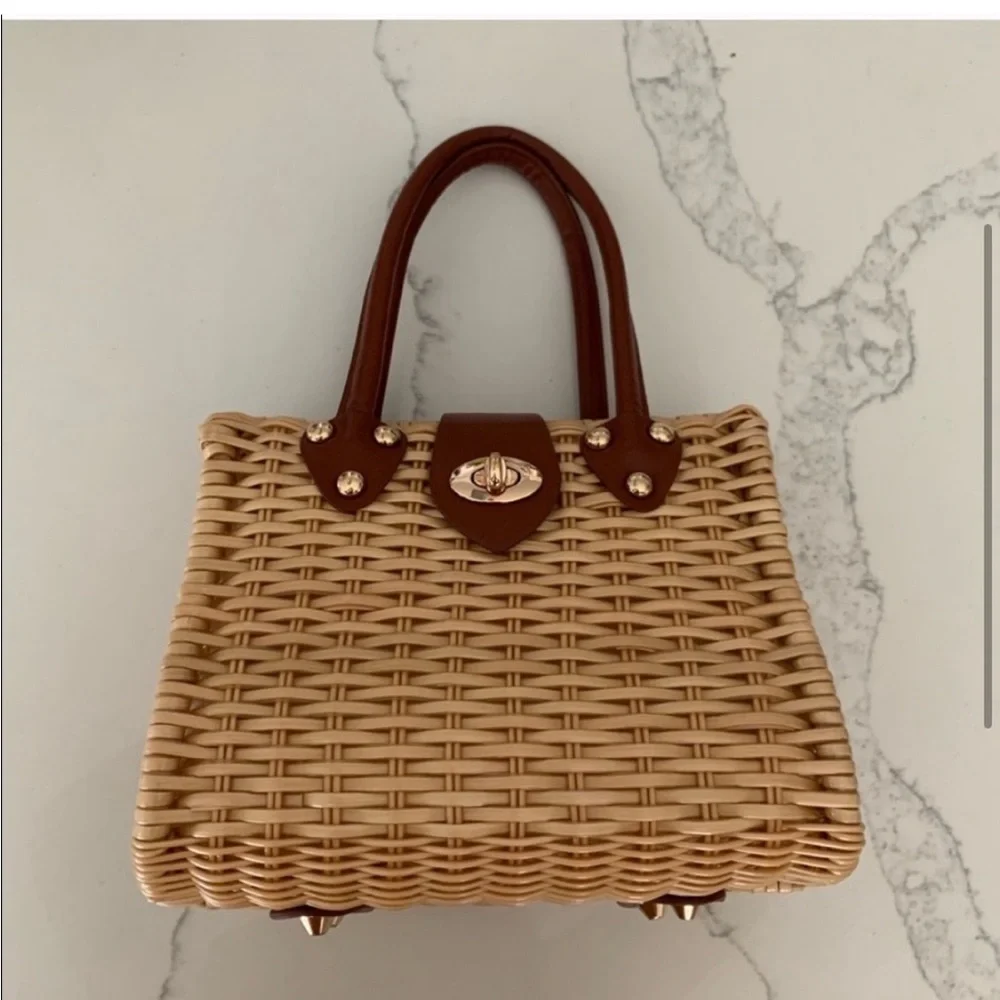 FOR LOVE AND LEMONS RARE BASKET BAG / PURSE - Picture 2 of 4